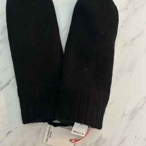 Aritzia Black Knit Mittens